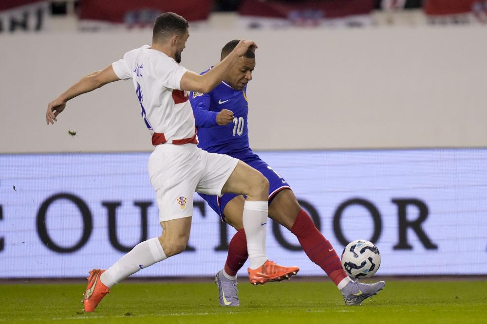 懂球帝海报：十载白巷，东方之光